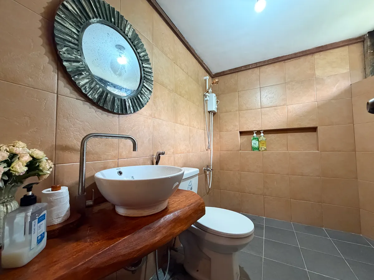 Spacious private bathroom inside San Jose Cabins main cabin