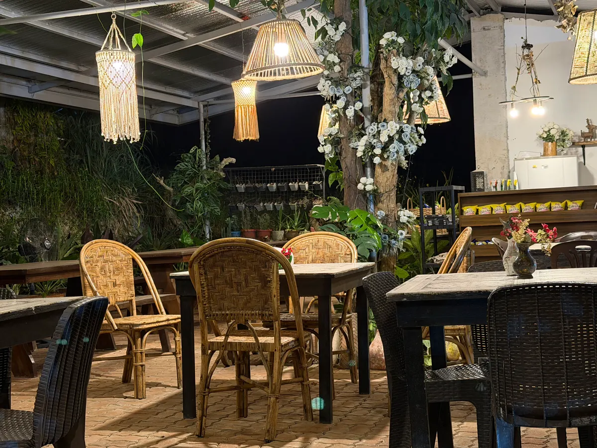 Open-air restaurant or dining area at San Jose Cabins