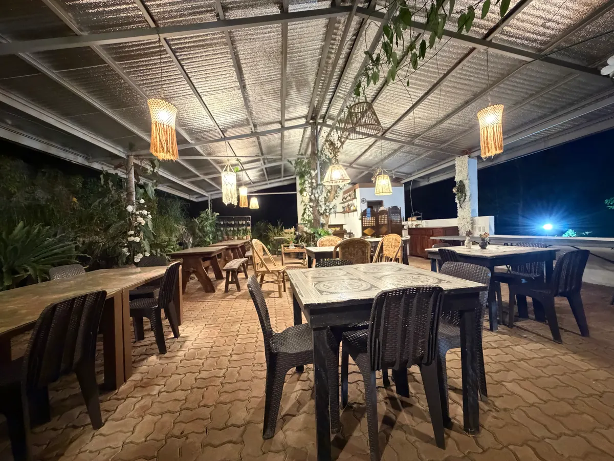 Covered open-air dining space at San Jose Cabins